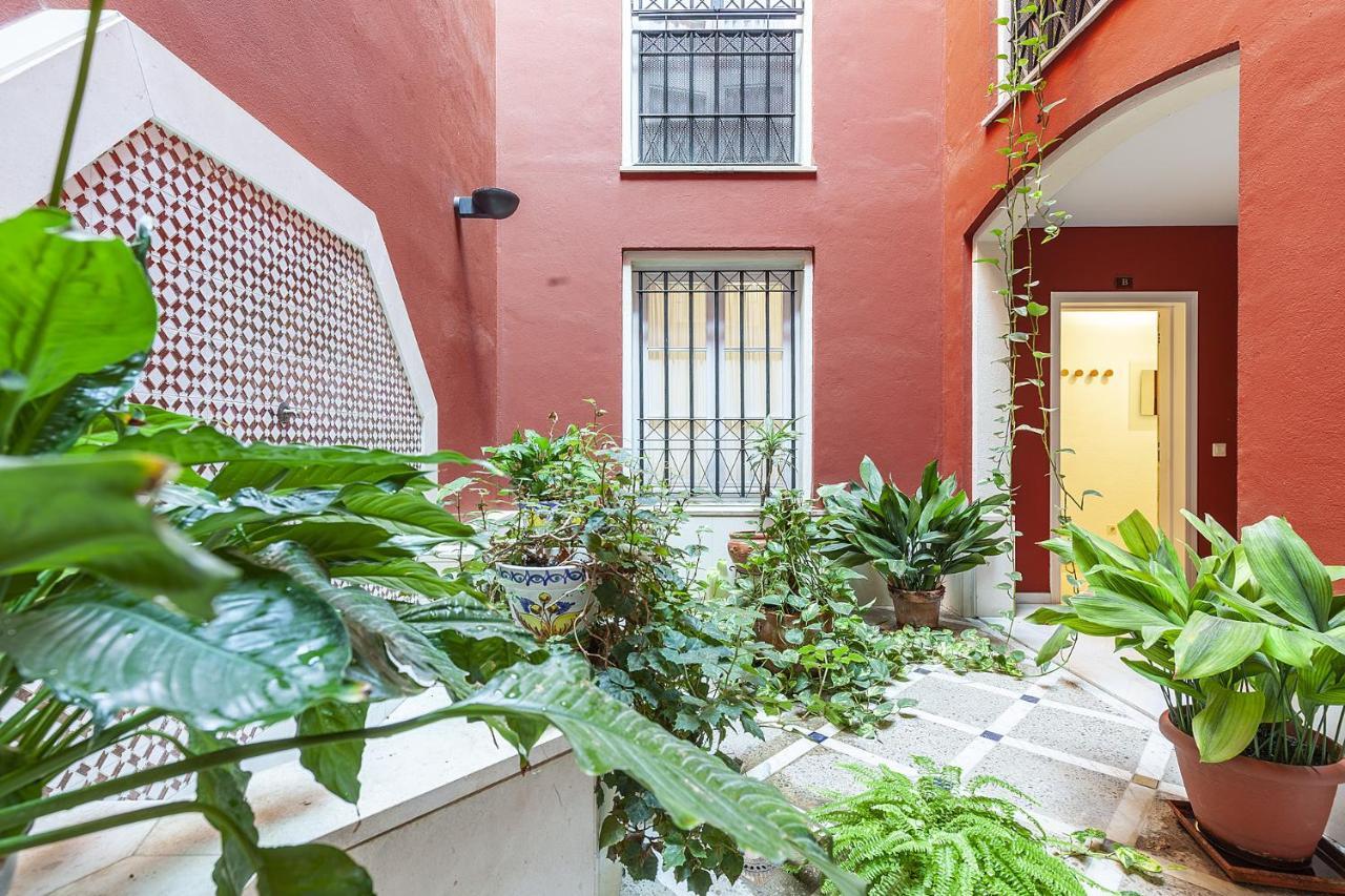 Precioso En Santa Cruz Lirio Bajo Apartment Seville Luaran gambar